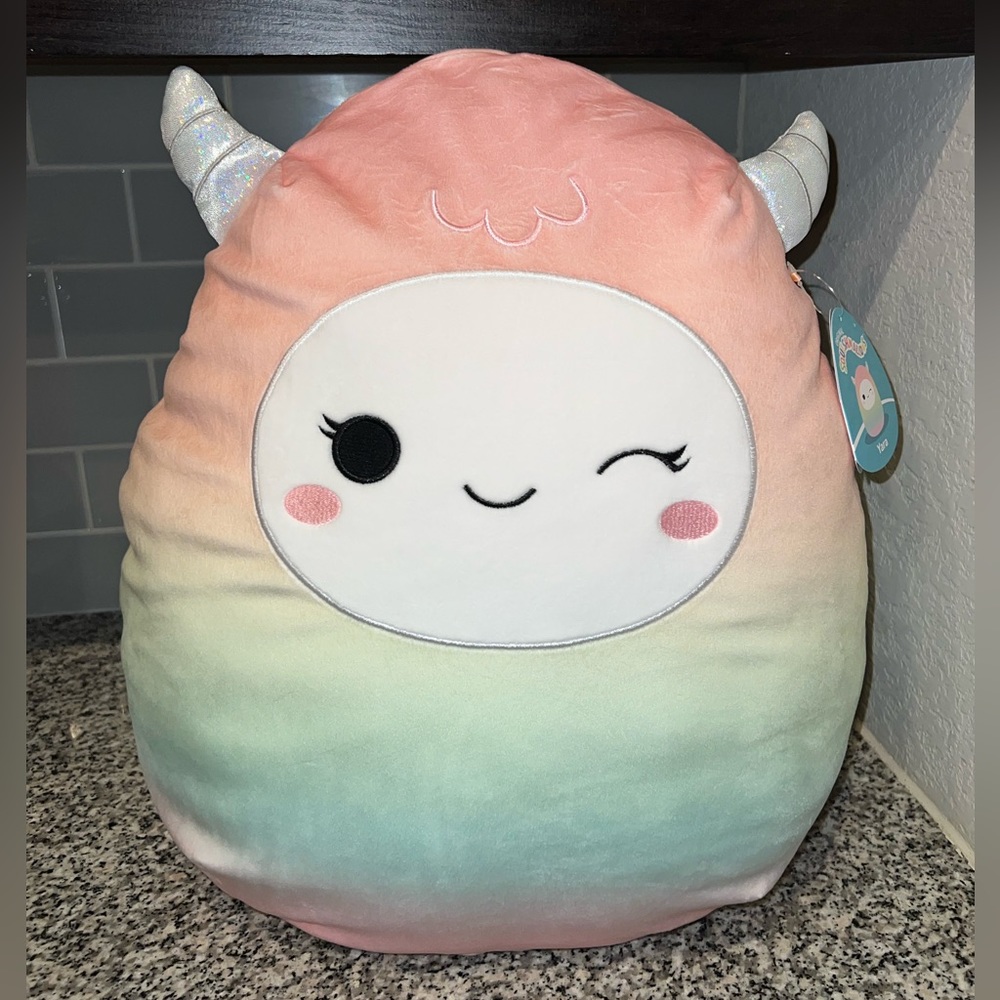 Squishmallow— Yara